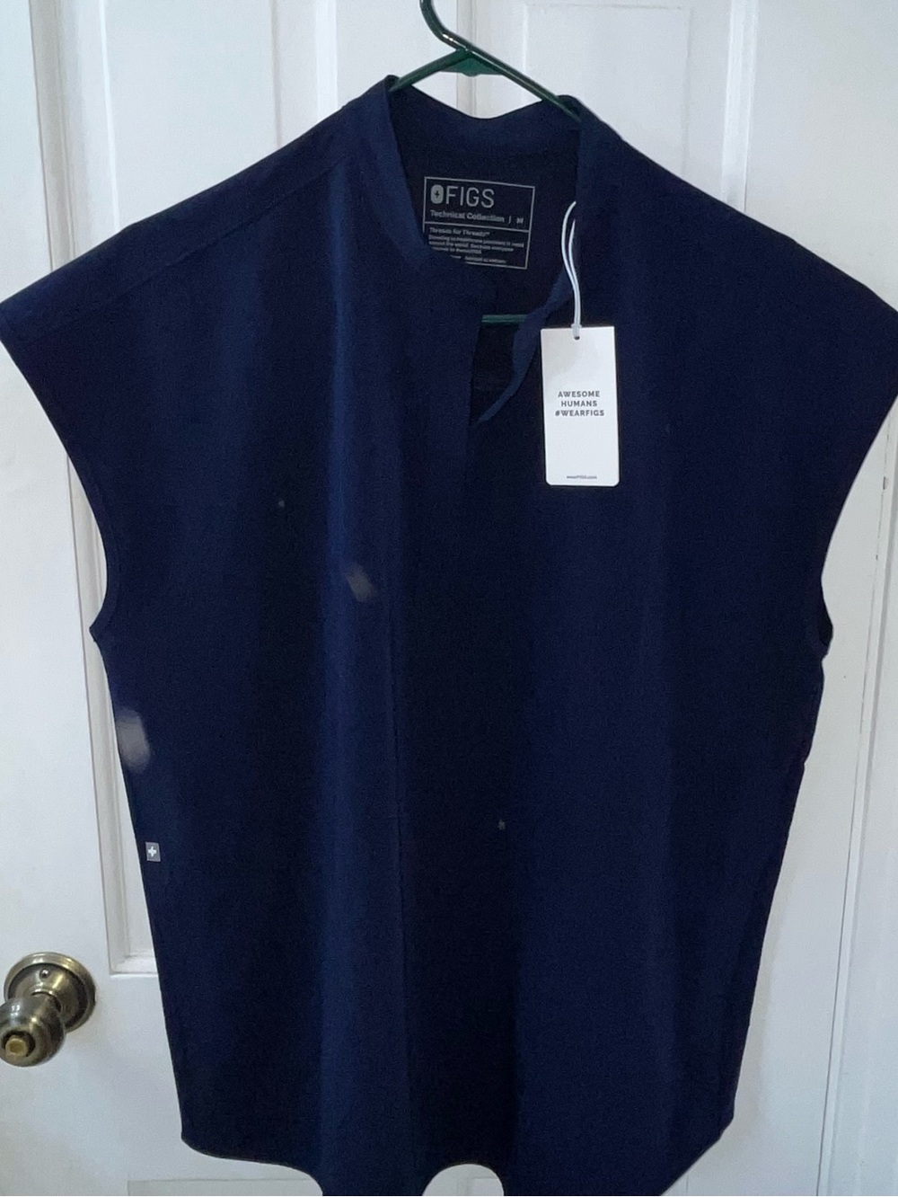 FIGS NWT Women's Rafaela Maternity Scrub Top - Navy Blue - Size Medium
